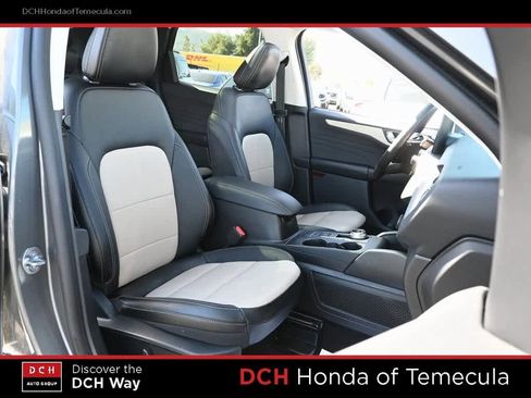 Used 2022 Ford Escape Titanium w/ Titanium Premium Package image 21