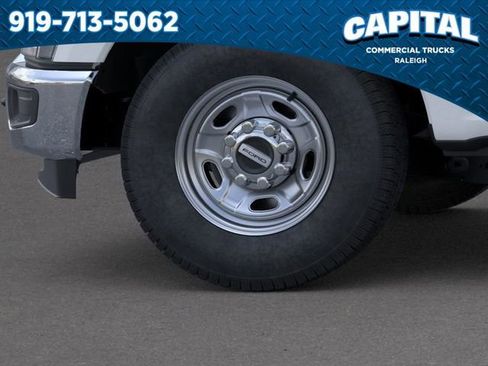 New 2024 Ford F250 XL w/ XL Chrome Package image 19