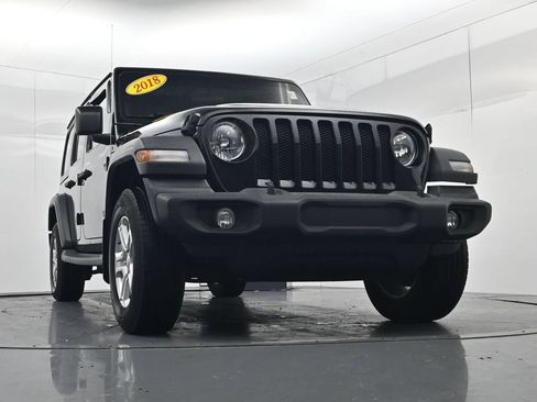 Used 2018 Jeep Wrangler Unlimited Sport S AWD/4WD image 35