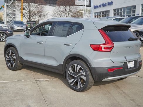 New 2025 Volvo XC40 B5 Plus w/ Climate Package image 7