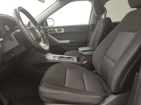 Used 2023 Ford Explorer XLT AWD/4WD image 17