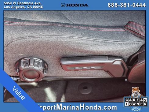 Used 2025 Jeep Wrangler Unlimited Rubicon AWD/4WD image 23