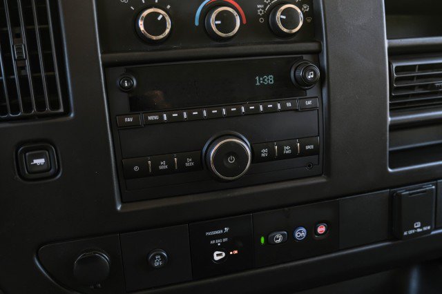 Used 2020 Chevrolet Express 3500 w/ Driver Convenience Package RWD image 20