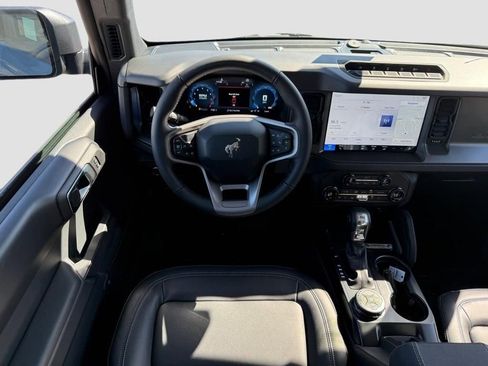 New 2025 Ford Bronco Badlands image 11