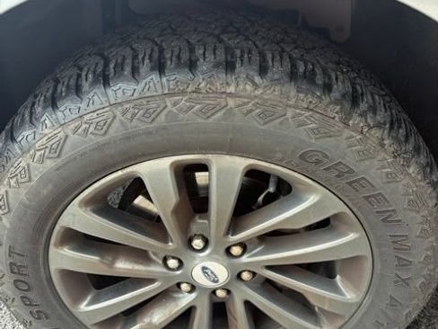 Used 2020 Ford Expedition Limited AWD/4WD image 3