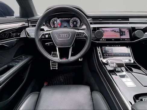 Used 2024 Audi S8 w/ S8 Comfort Plus Package AWD/4WD image 5