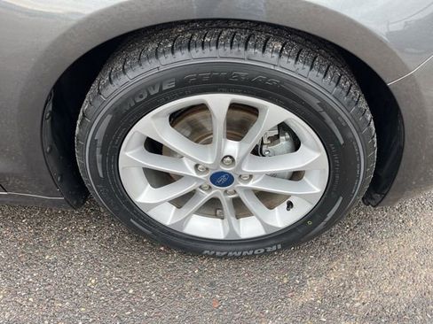 Used 2019 Ford Fusion SE FWD image 21