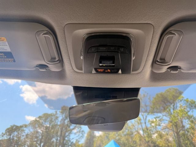 Used 2025 Toyota Corolla Cross LE FWD image 6