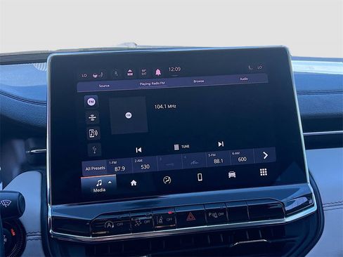 Used 2022 Jeep Compass Limited image 14