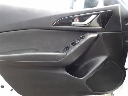Used 2015 MAZDA MAZDA3 i Touring FWD image 19