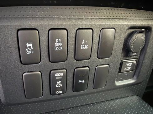 Used 2014 Toyota FJ Cruiser 4WD w/ Upgrade Package image 29