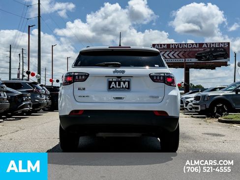 Used 2024 Jeep Compass Latitude AWD/4WD image 6