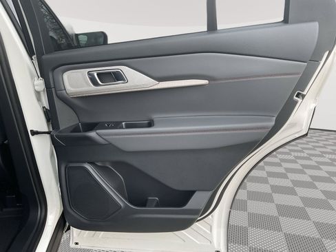 New 2026 Ford Explorer Active w/ Active Comfort Package AWD/4WD image 19