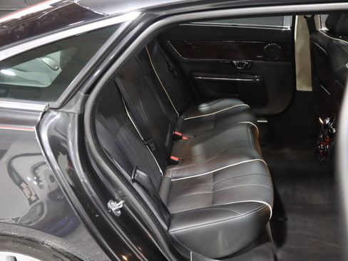 Used 2014 Jaguar XJ L Portfolio image 47