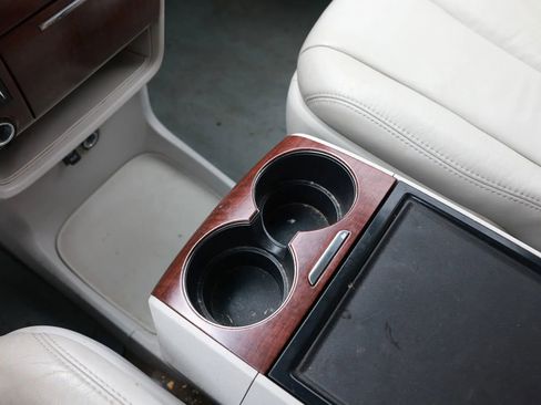 Used 2012 Toyota Sienna XLE image 40