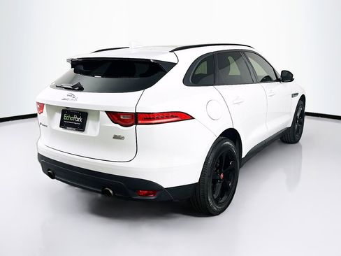 Used 2017 Jaguar F-PACE Premium image 9
