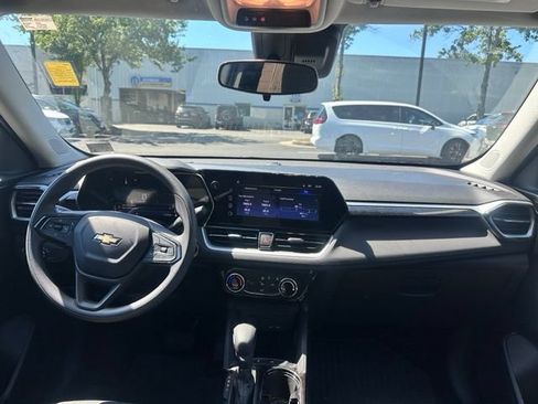 Used 2024 Chevrolet TrailBlazer LT FWD image 25
