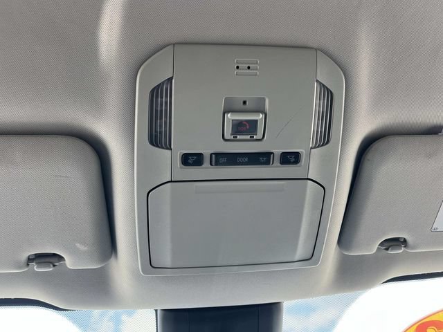 Used 2022 Toyota Highlander LE AWD/4WD image 41