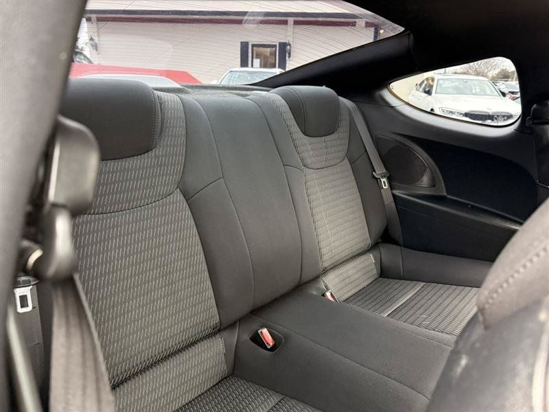 Used 2015 Hyundai Genesis 3.8 RWD image 15