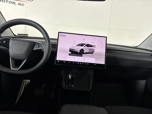 Used 2026 Tesla Model Y Long Range AWD/4WD image 16