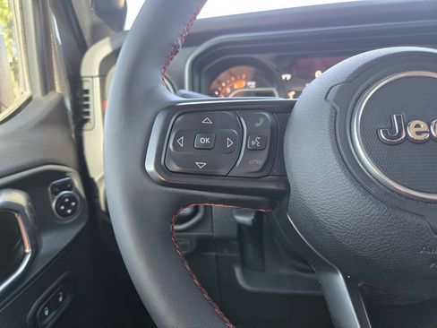 Used 2024 Jeep Wrangler Unlimited Rubicon AWD/4WD image 27