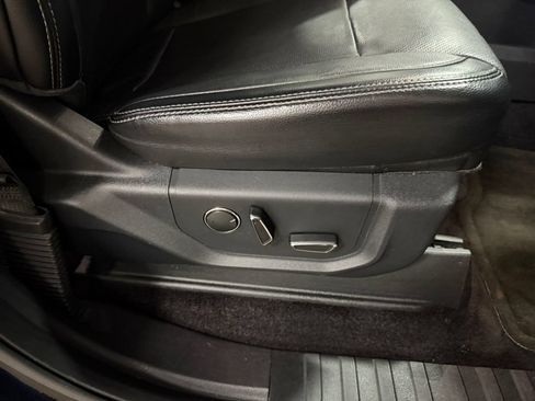 Used 2016 Ford F150 Lariat w/ Equipment Group 502A Luxury AWD/4WD image 19