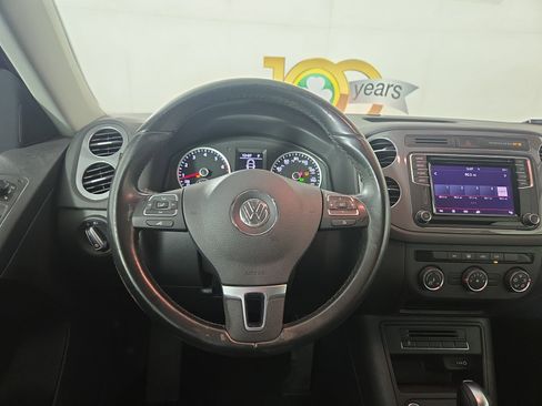 Used 2017 Volkswagen Tiguan Limited w/ Premium Package image 14