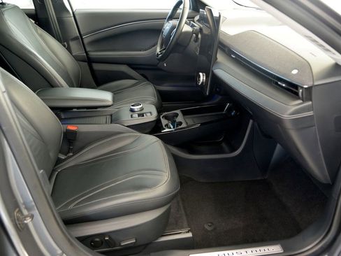 Used 2023 Ford Mustang Mach-E Premium image 32