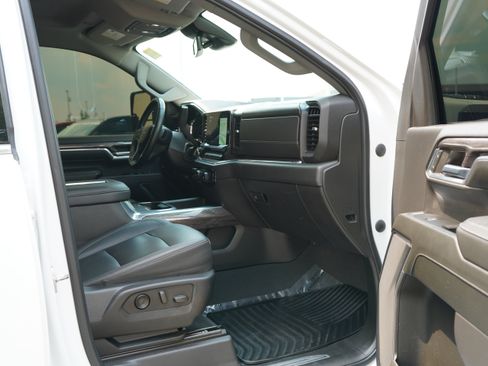 Used 2024 Chevrolet Silverado 2500 LTZ AWD/4WD image 24