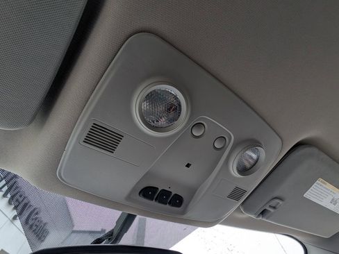 Used 2015 Chevrolet Traverse LT w/ Style and Technology Package image 34