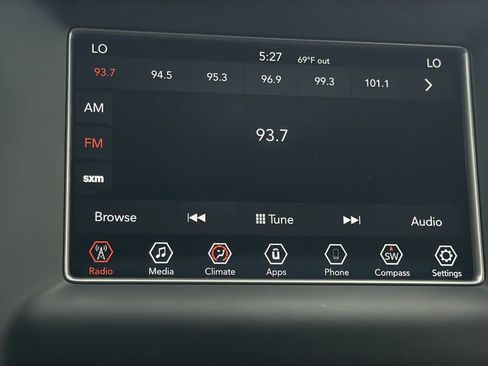 Used 2018 Jeep Grand Cherokee Laredo AWD/4WD image 28