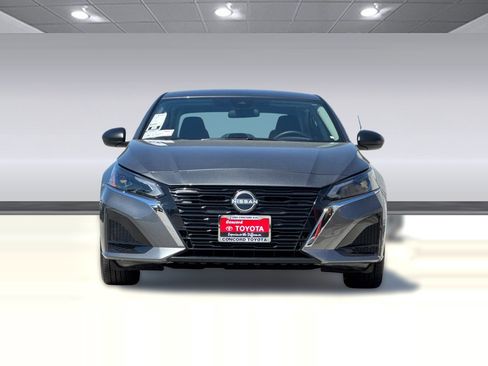 Used 2025 Nissan Altima 2.5 SV image 5