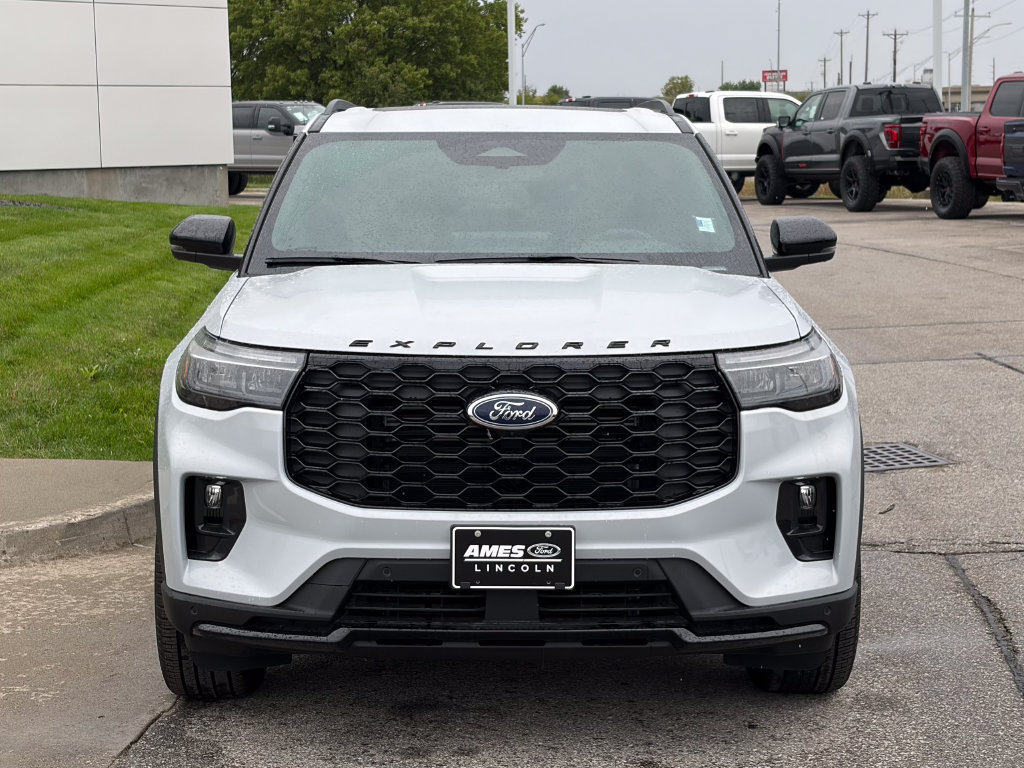 New 2026 Ford Explorer ST-Line w/ ST-Line Street Pack AWD/4WD image 8