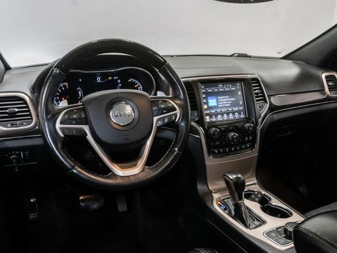 Used 2017 Jeep Grand Cherokee Overland w/ Jeep Active Safety Group image 7