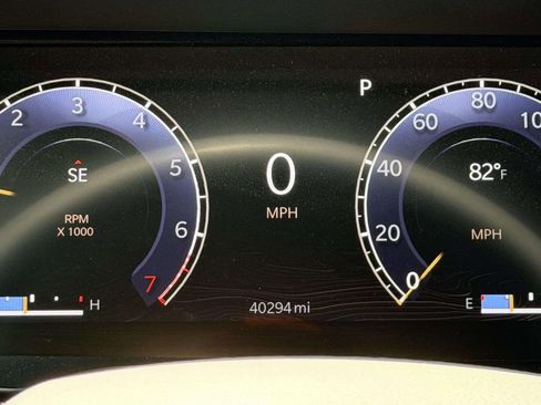 Used 2023 Jeep Grand Cherokee Limited w/ Black Appearance Package image 10