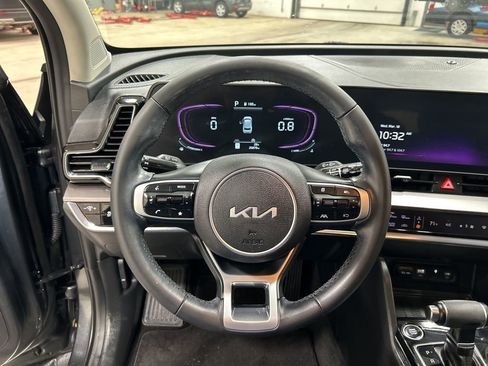 Used 2024 Kia Sportage EX image 15