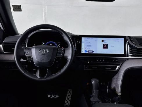 Used 2025 Toyota Camry SE AWD/4WD image 12