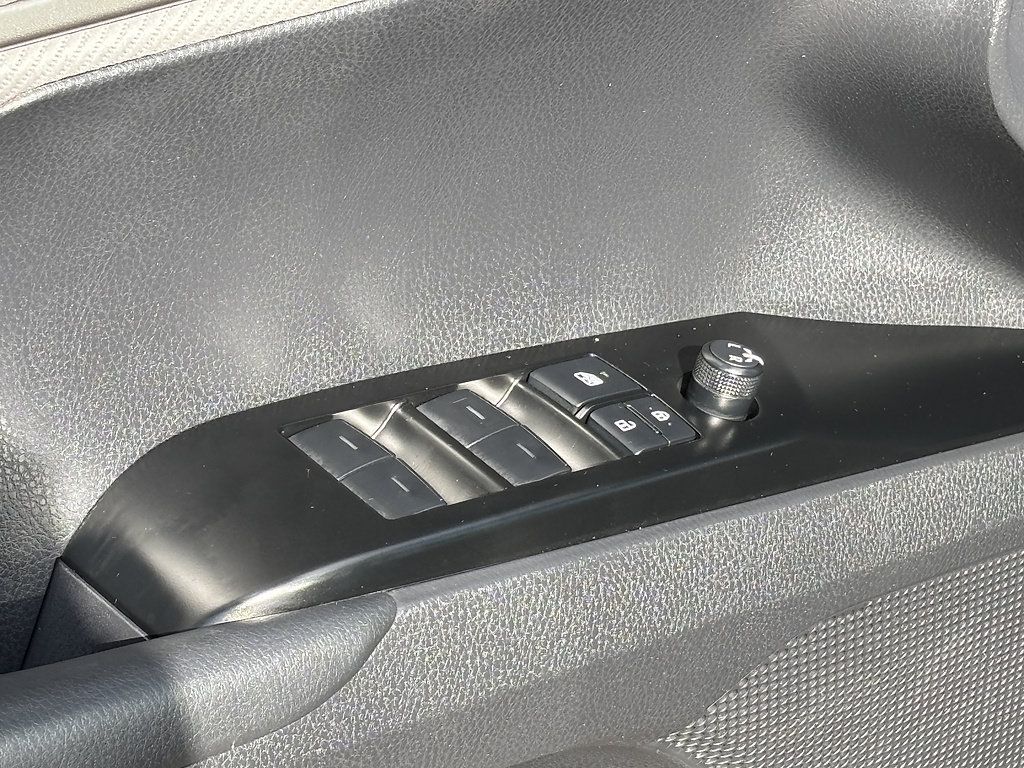Used 2026 Toyota Camry SE w/ Convenience Package FWD image 26
