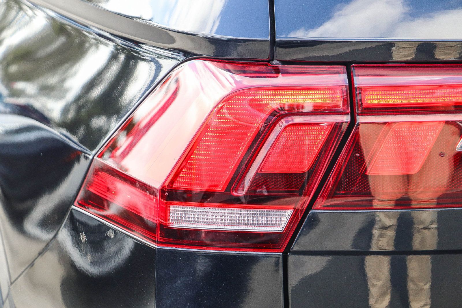 Used 2022 Volkswagen Tiguan S FWD image 9