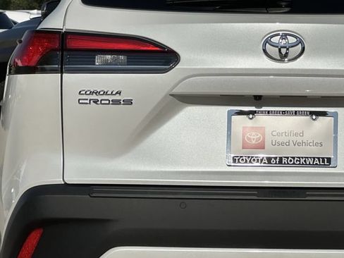 Certified 2026 Toyota Corolla Cross XLE w/ Convenience Package FWD image 5