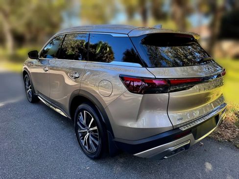 Used 2023 INFINITI QX60 Sensory w/ Vision Package image 2
