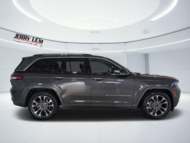 Used 2023 Jeep Grand Cherokee Overland AWD/4WD image 2