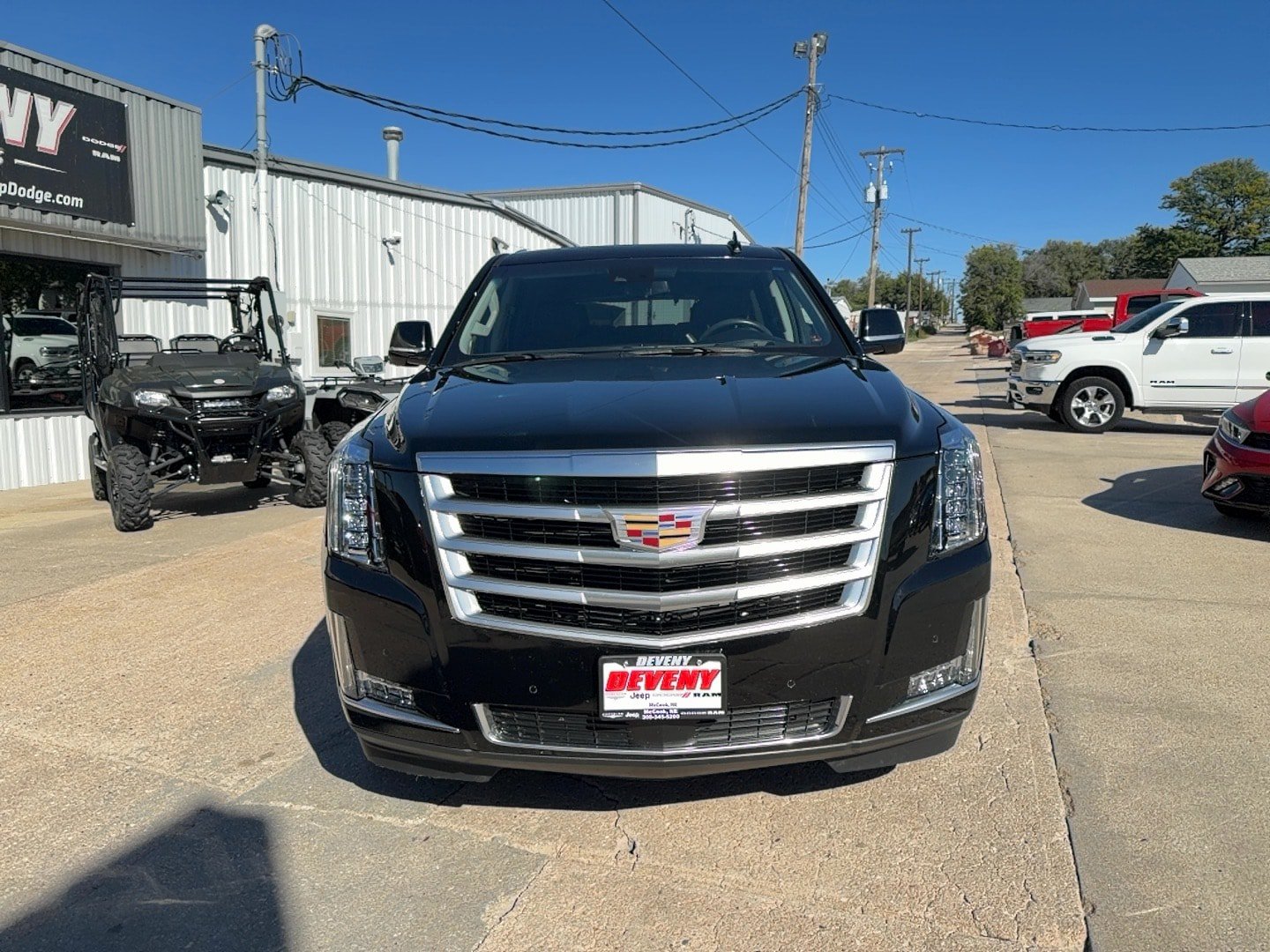 Used 2019 Cadillac Escalade Premium Luxury AWD/4WD image 3