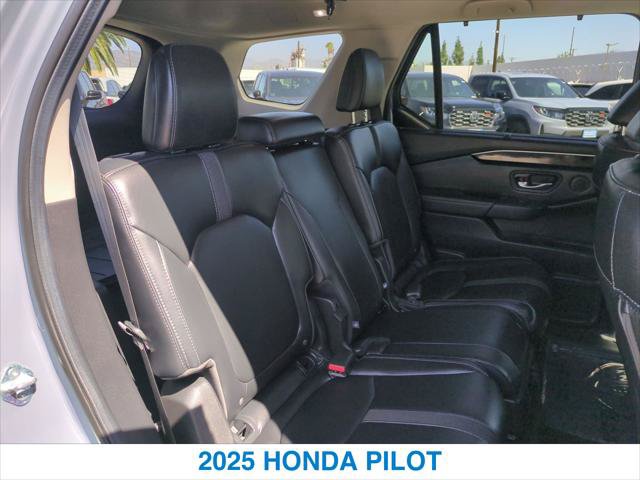 Certified 2025 Honda Pilot Touring image 25