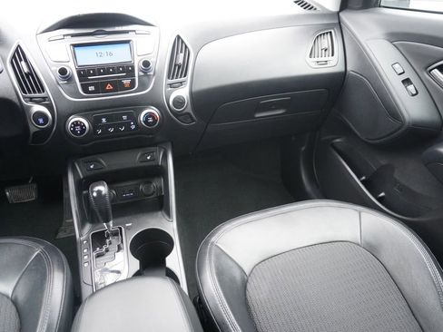 Used 2012 Hyundai Tucson GLS image 24