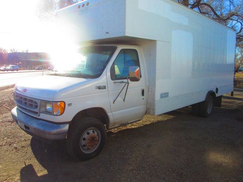 Used 2002 Ford E-450 and Econoline 450 image 12