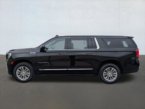 Used 2022 GMC Yukon XL SLT AWD/4WD image 2