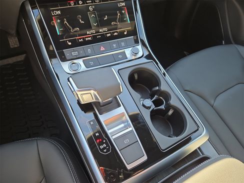 Used 2025 Audi Q7 2.0T Premium w/ Convenience Plus Package image 22