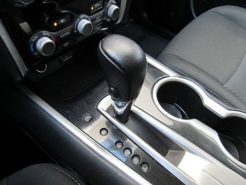 Used 2020 Nissan Pathfinder SV image 48