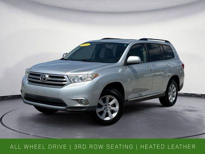 Used 2011 Toyota Highlander SE w/ Tow Pkg